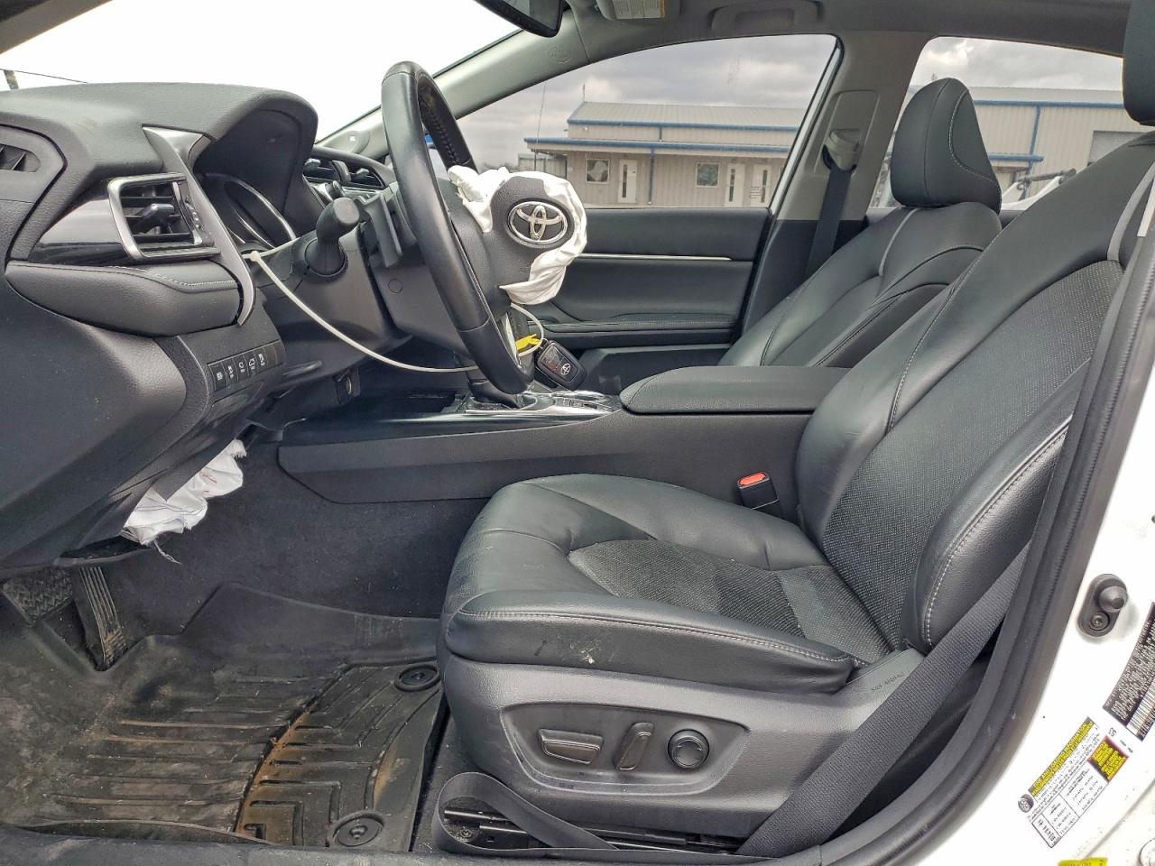 2019 TOYOTA CAMRY XSE photo 7