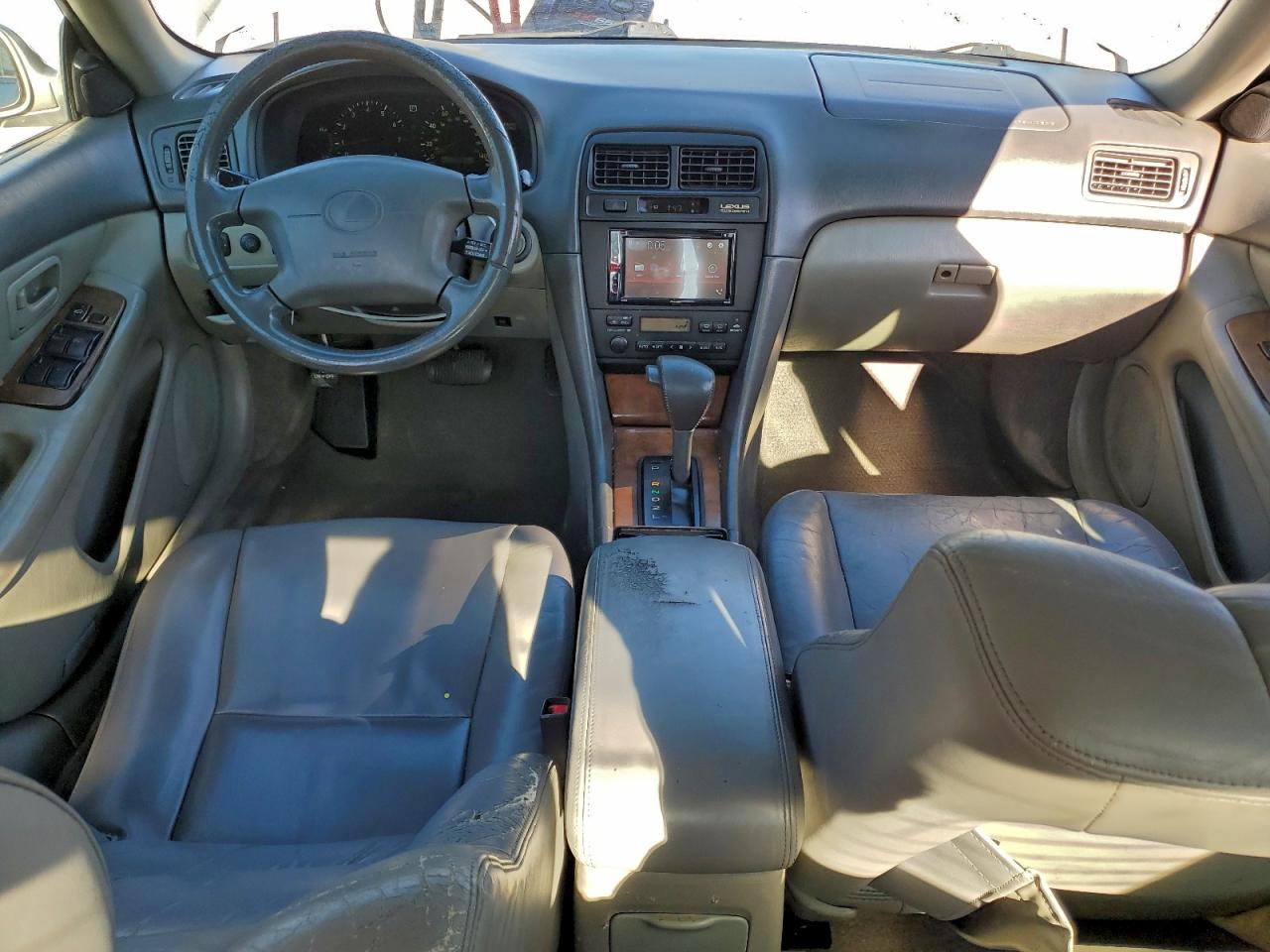 1999 LEXUS ES 300 photo 8