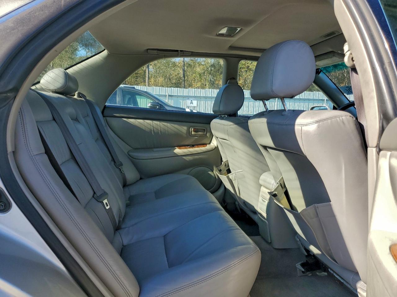 1999 LEXUS ES 300 photo 10
