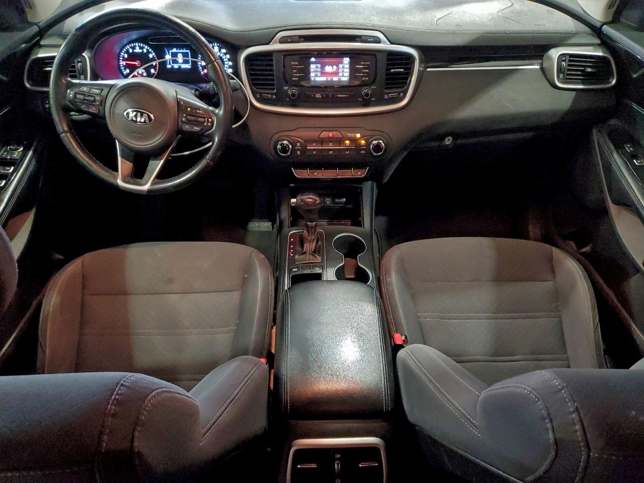 2016 KIA SORENTO LX photo 8