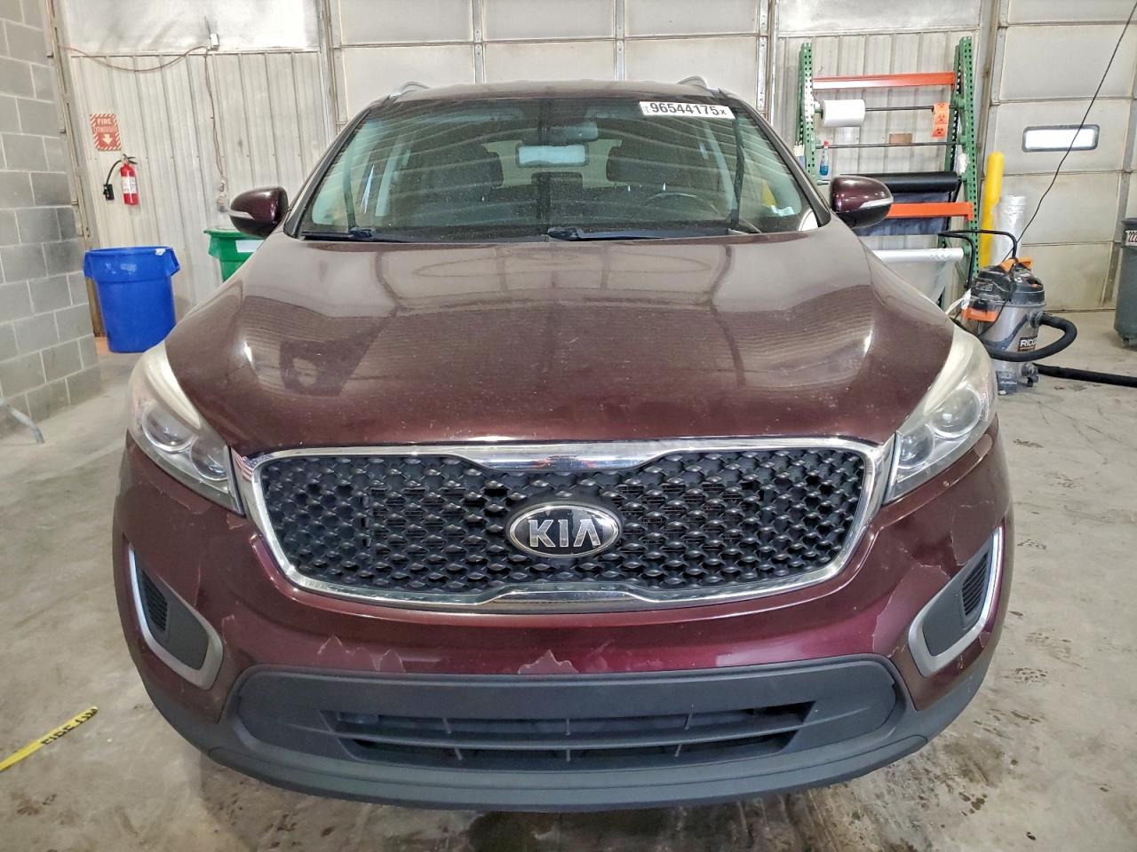 2016 KIA SORENTO LX photo 5