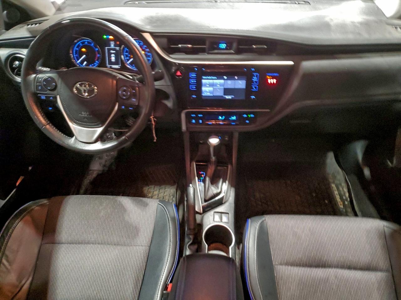 2018 TOYOTA COROLLA L photo 8