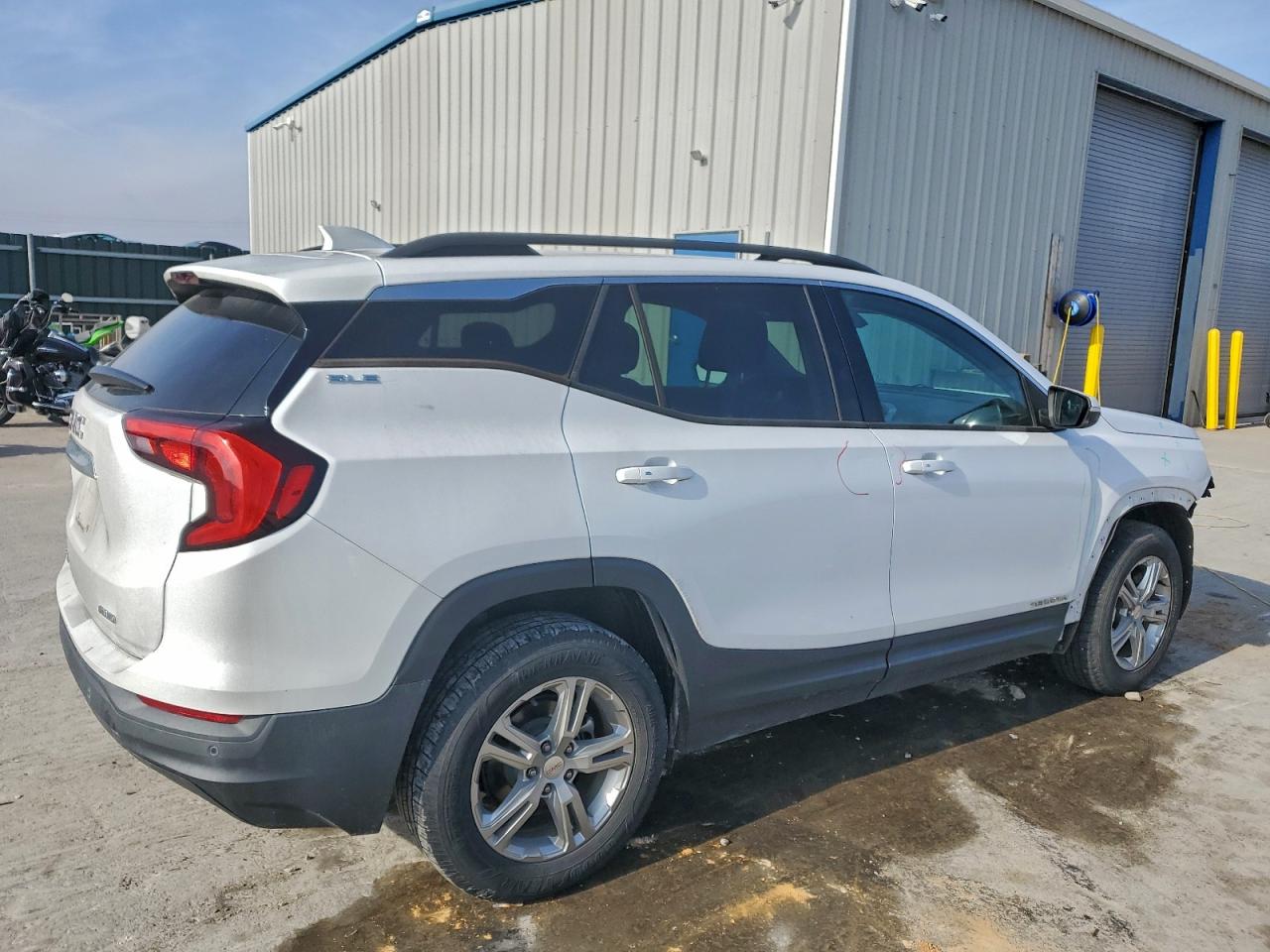 2018 GMC TERRAIN SLE photo 5