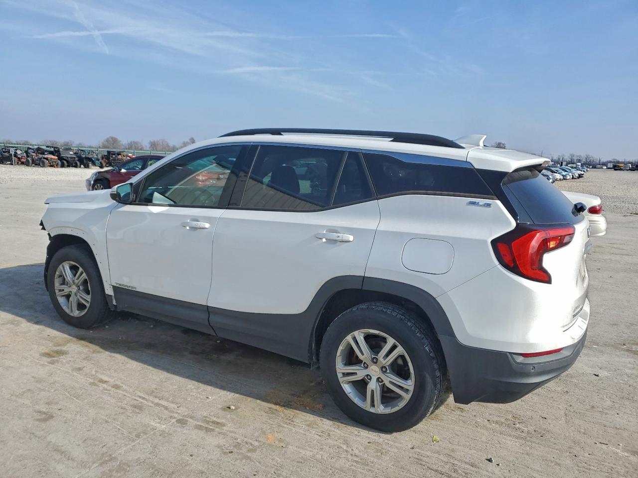 2018 GMC TERRAIN SLE photo 3
