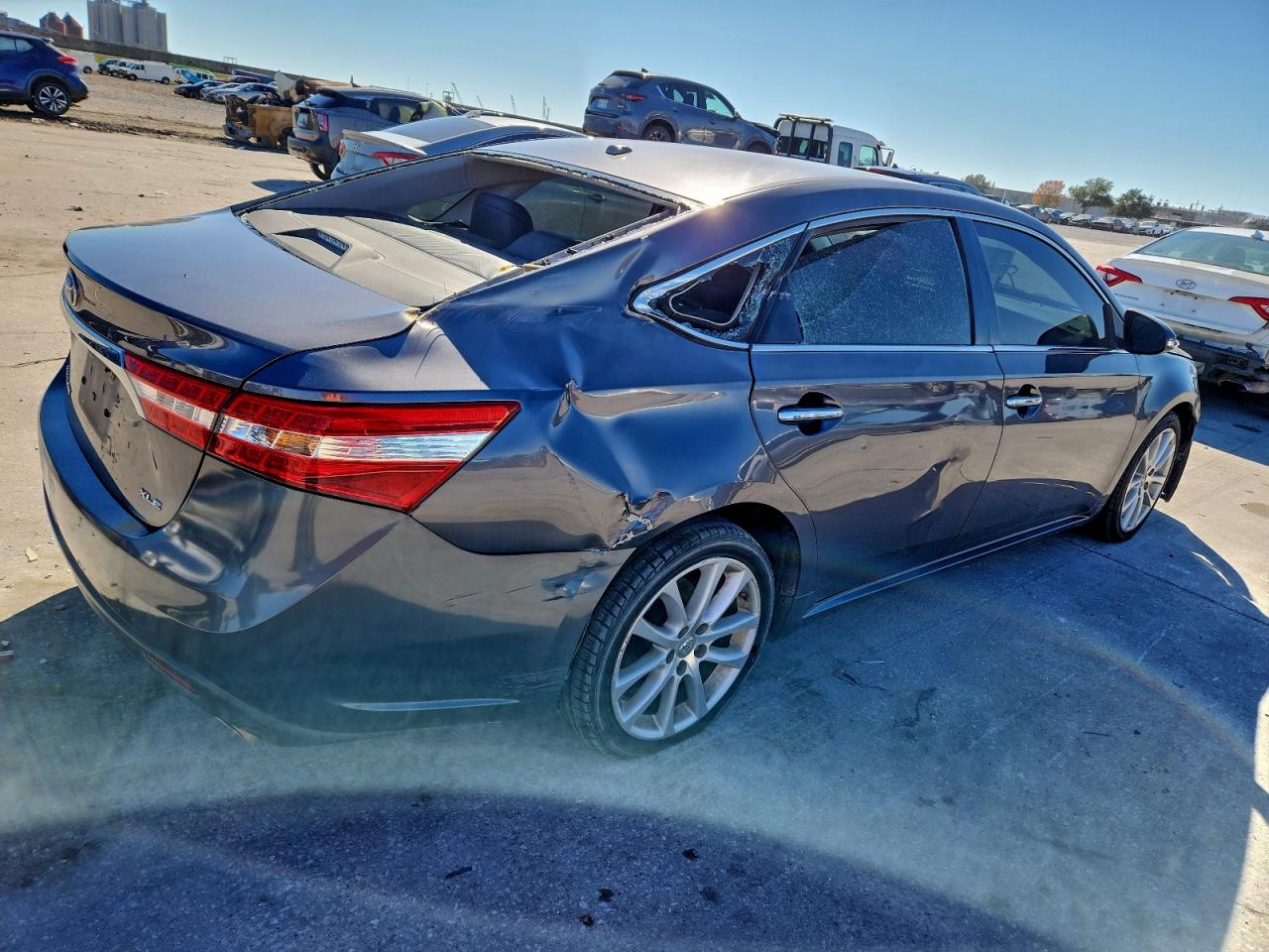2013 TOYOTA AVALON BASE photo 3