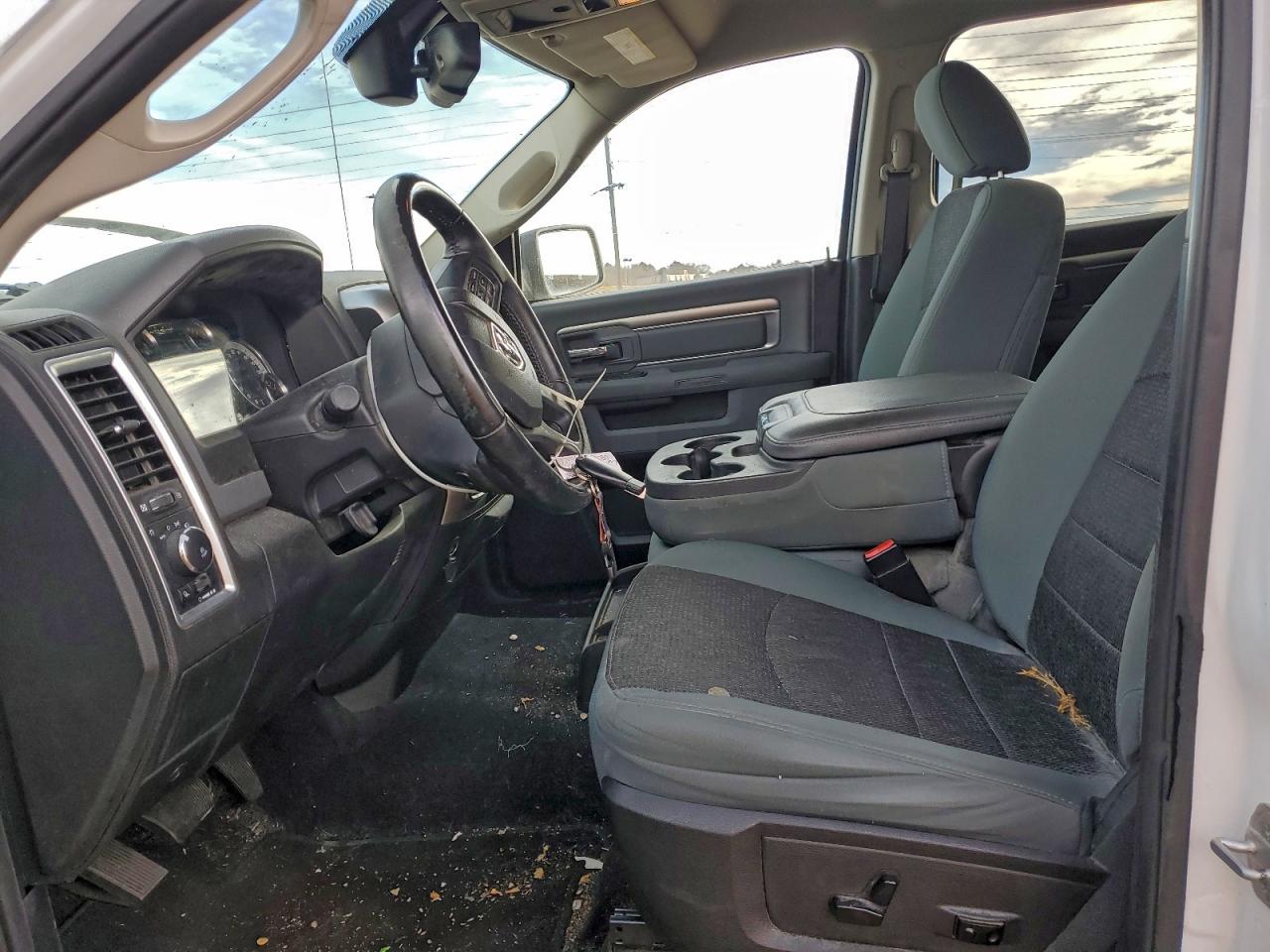 2019 RAM 1500 CLASSIC SLT photo 7