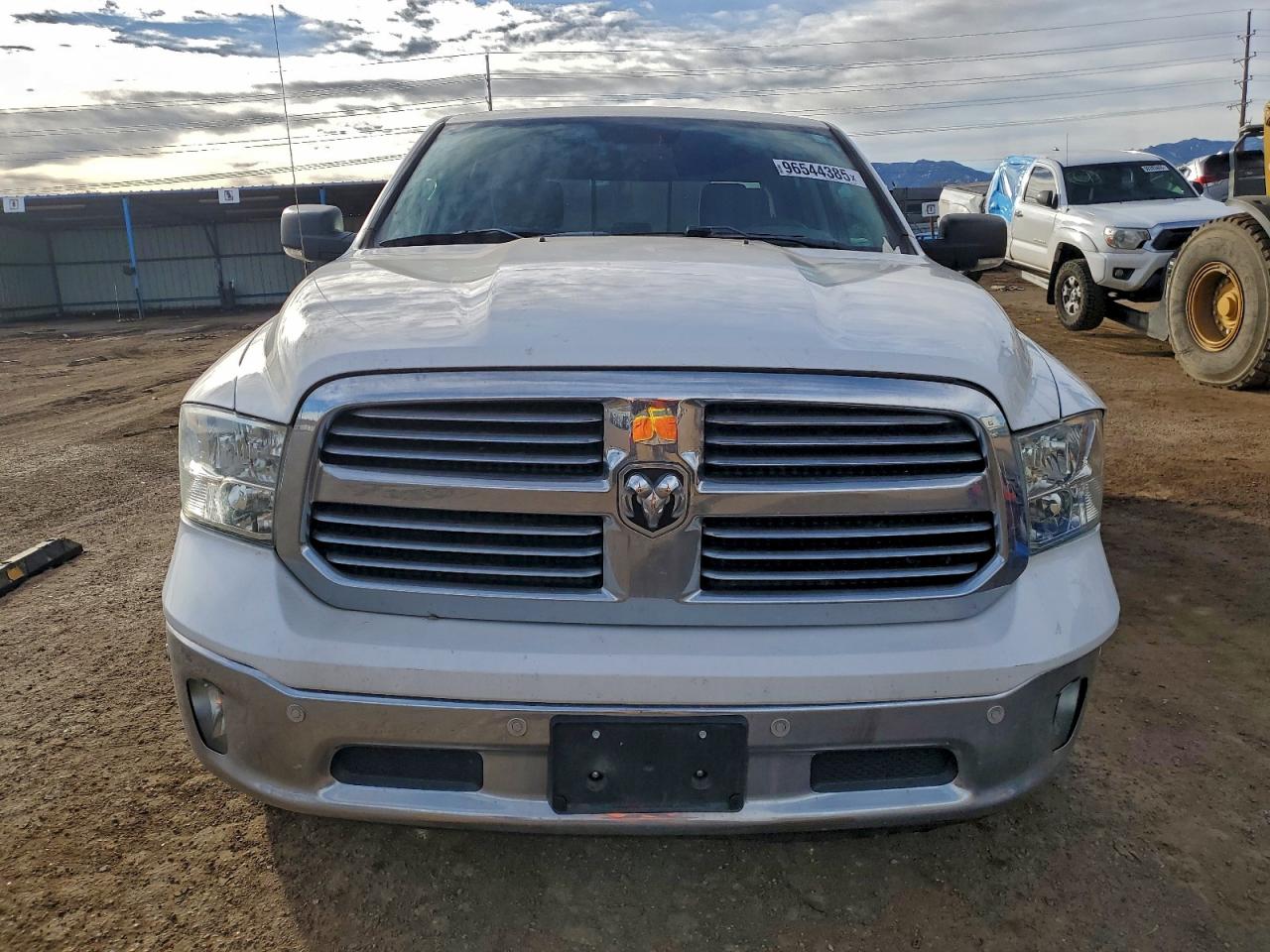 2019 RAM 1500 CLASSIC SLT photo 5