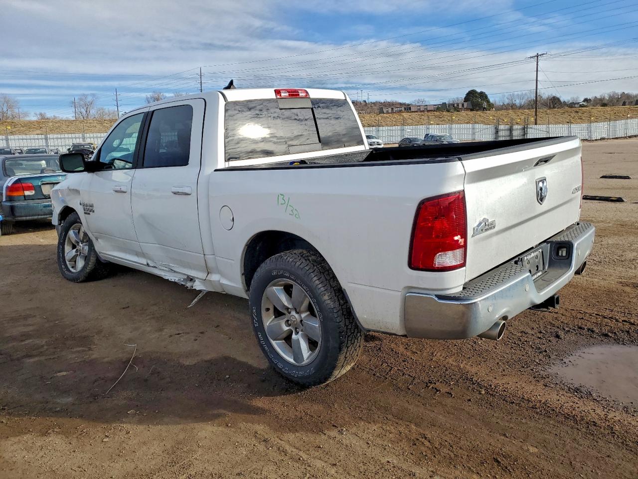 2019 RAM 1500 CLASSIC SLT photo 2