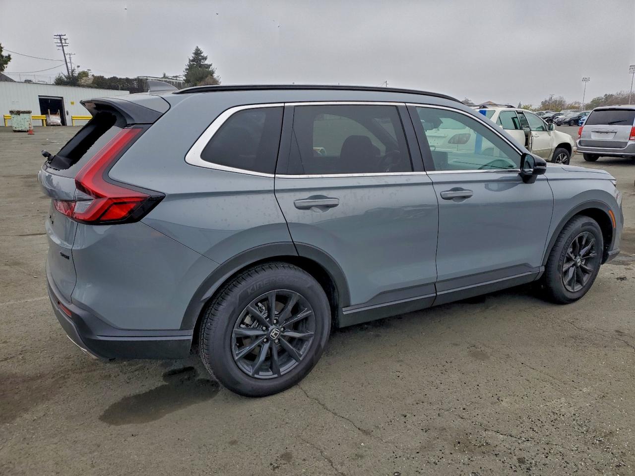 2025 HONDA CR-V SPORT photo 3