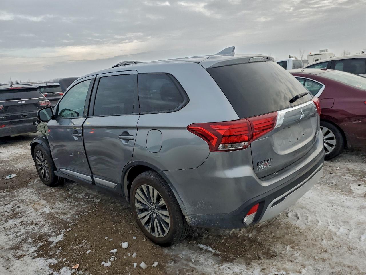 2019 MITSUBISHI OUTLANDER SE photo 2