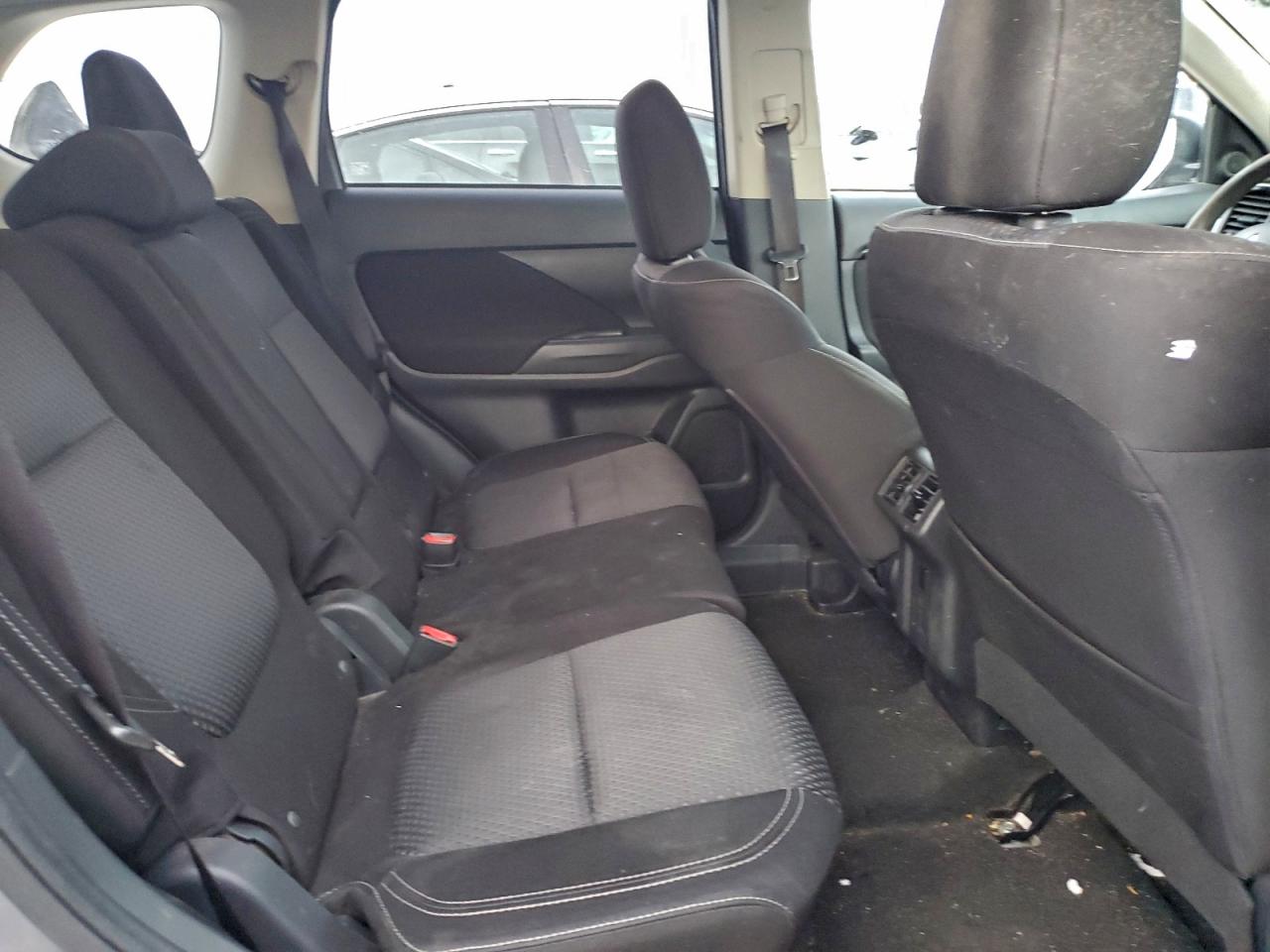 2019 MITSUBISHI OUTLANDER SE photo 10