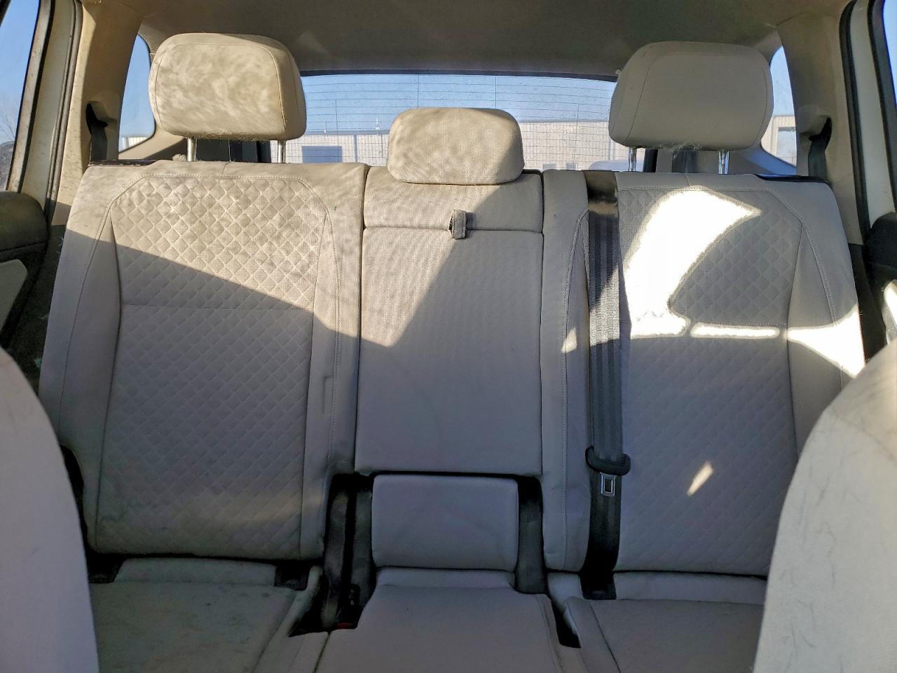 2020 VOLKSWAGEN TIGUAN S photo 10