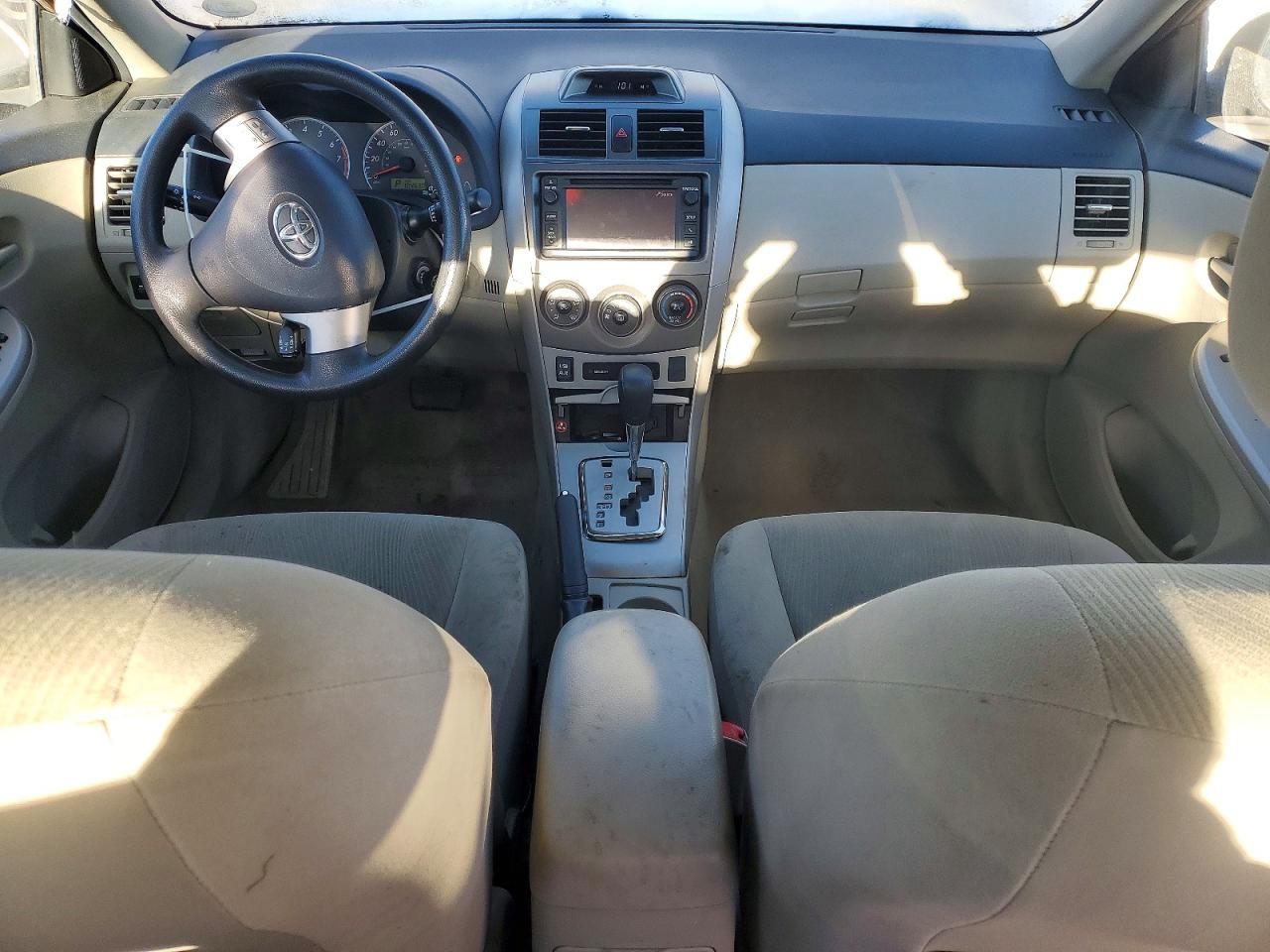 2013 TOYOTA COROLLA BASE photo 8