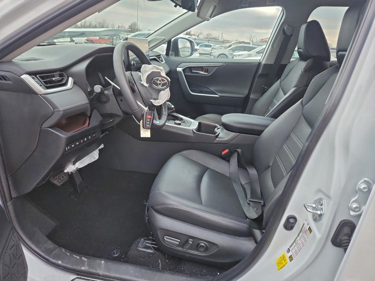 2024 TOYOTA RAV4 LIMITED photo 7