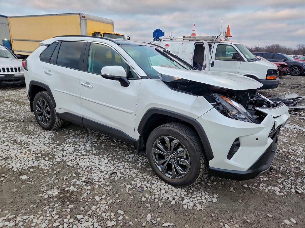 2024 TOYOTA RAV4 LIMITED photo 4