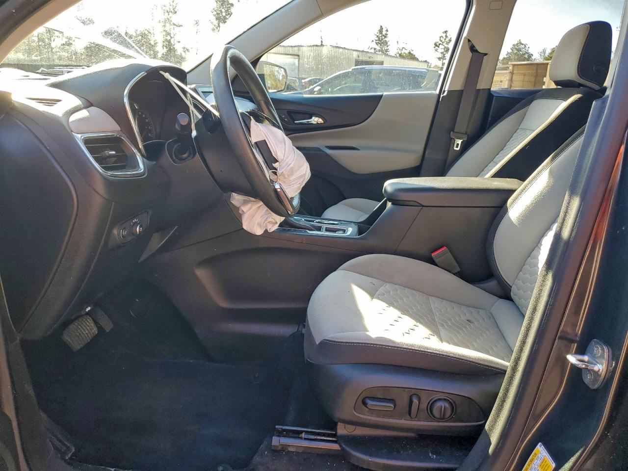 2020 CHEVROLET EQUINOX LT photo 13