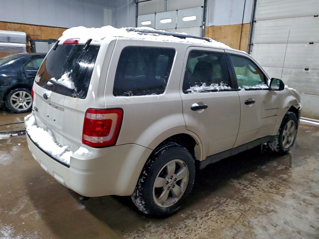 2011 FORD ESCAPE XLT photo 5