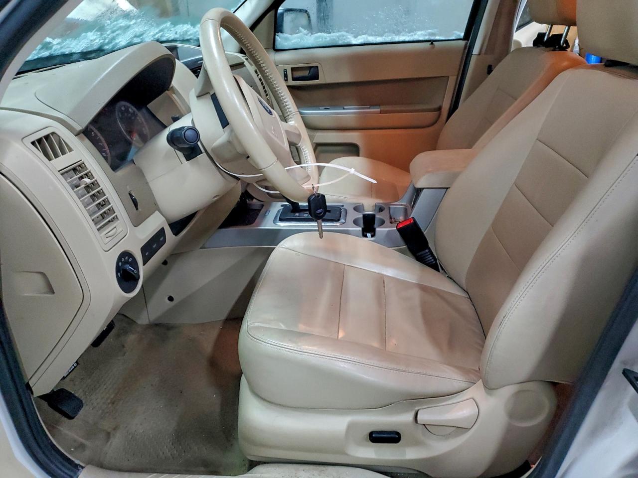 2011 FORD ESCAPE XLT photo 13