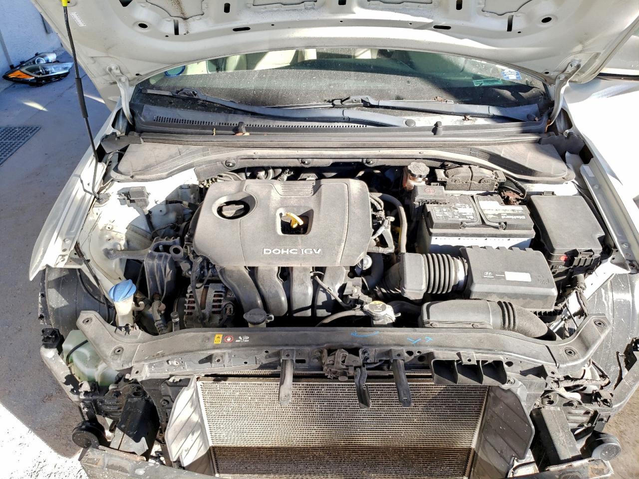 2017 HYUNDAI ELANTRA SE photo 11
