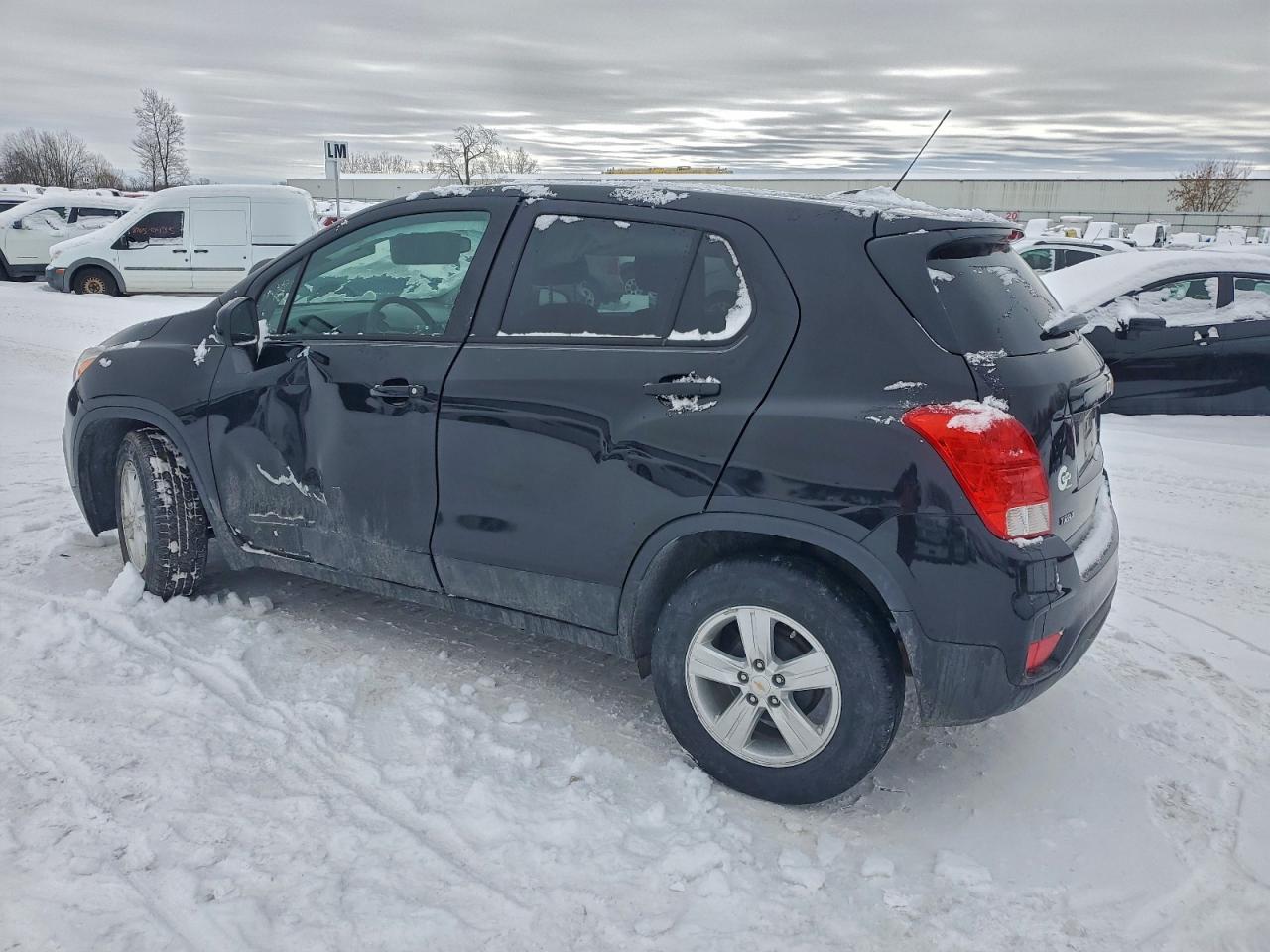 2020 CHEVROLET TRAX LS photo 2