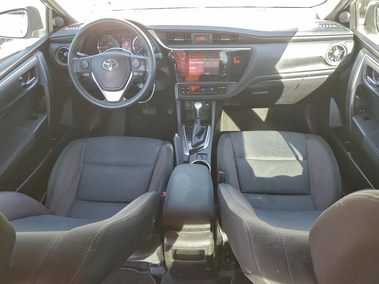 2018 TOYOTA COROLLA L photo 15