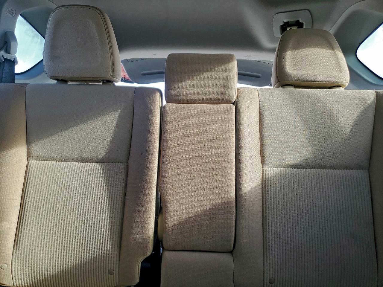 2015 TOYOTA RAV4 XLE photo 19