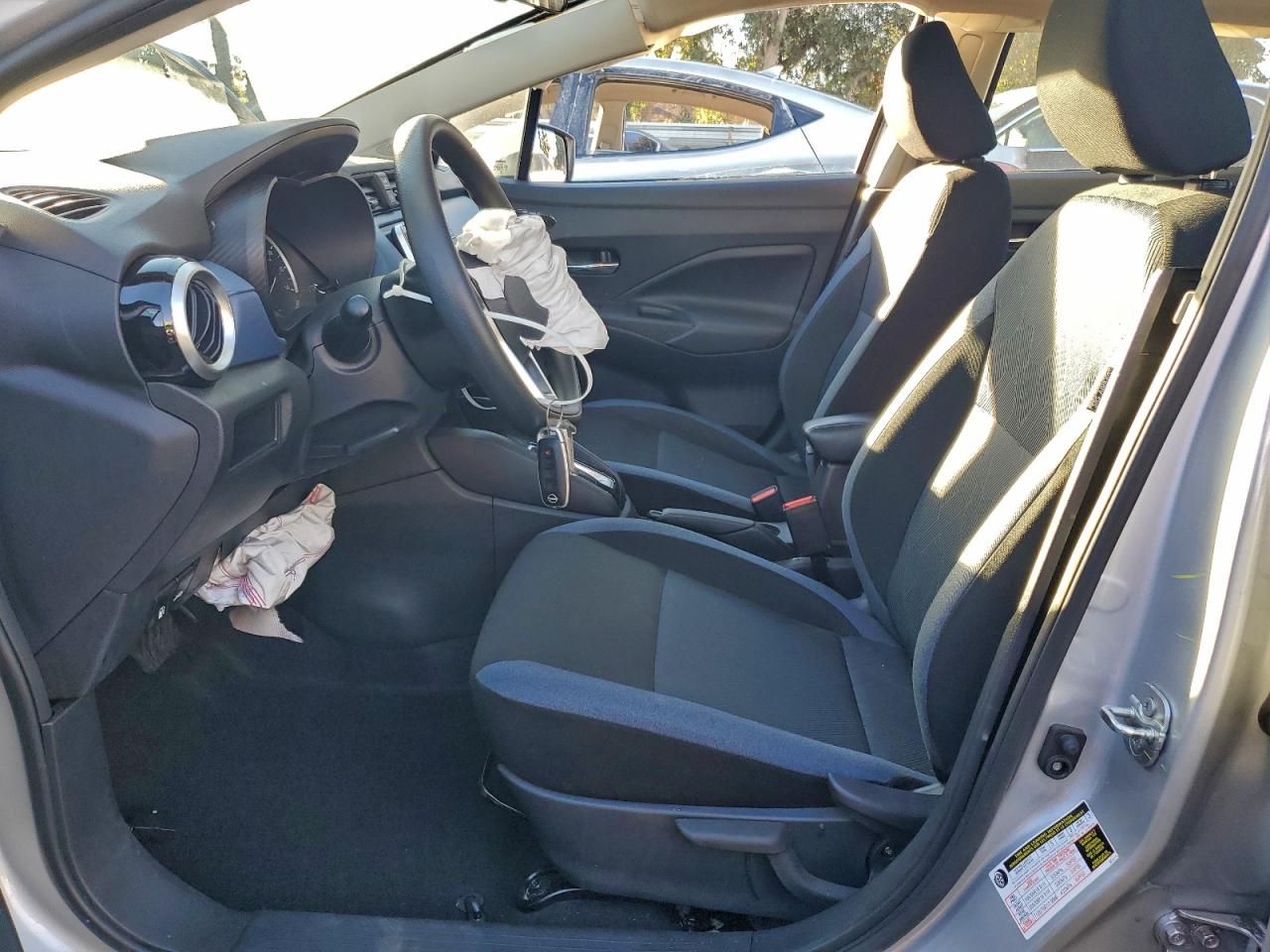 2025 NISSAN VERSA SV photo 7