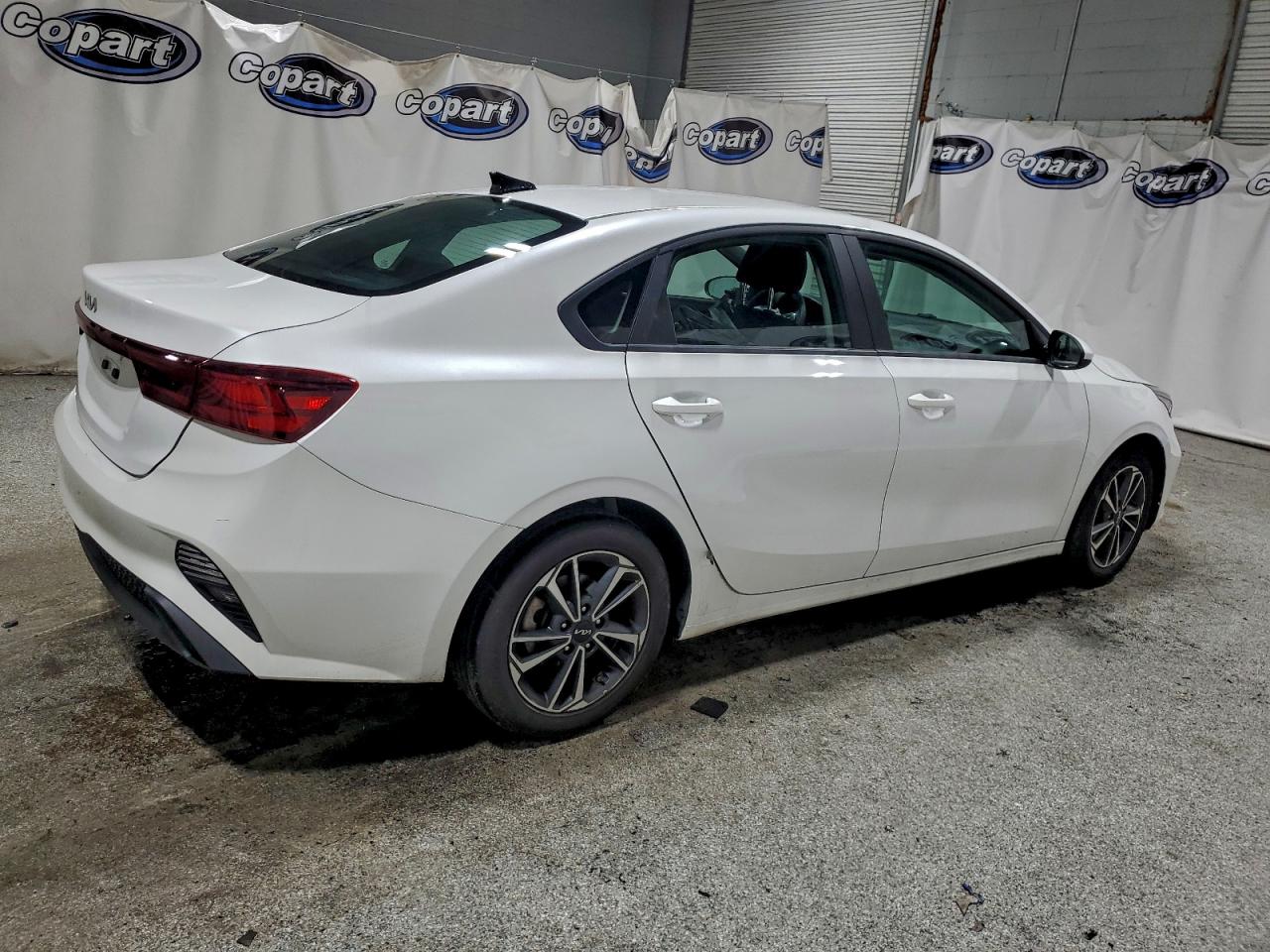 2024 KIA FORTE LX photo 3
