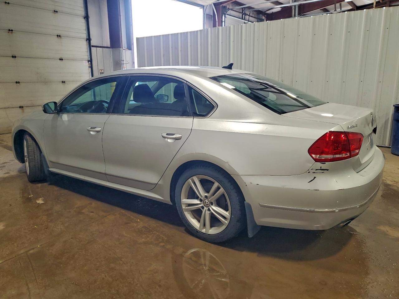 2015 VOLKSWAGEN PASSAT SE photo 3
