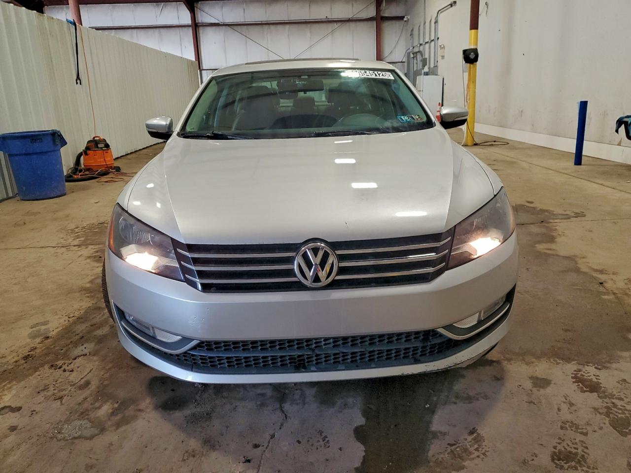 2015 VOLKSWAGEN PASSAT SE photo 9