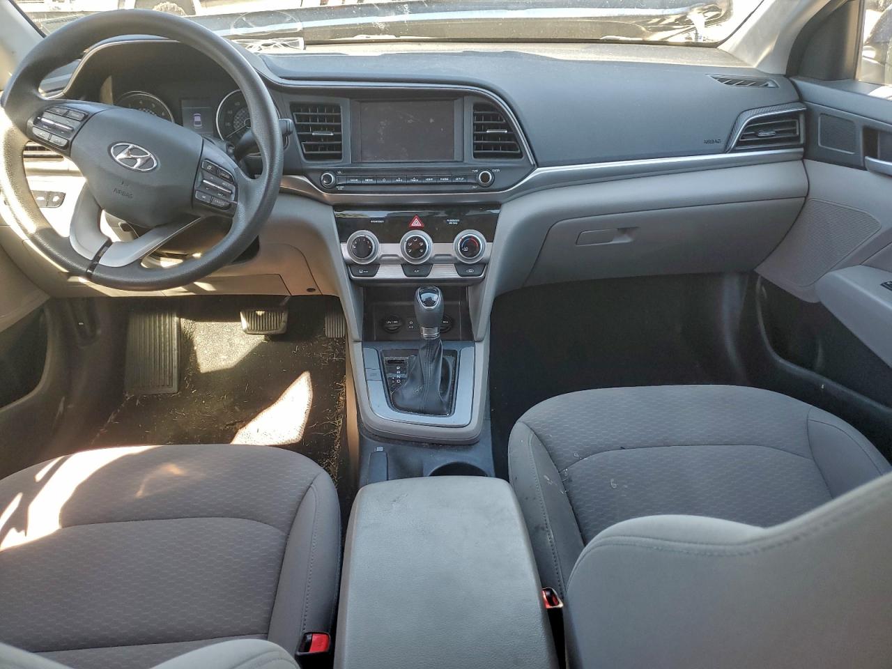 2019 HYUNDAI ELANTRA SEL photo 8