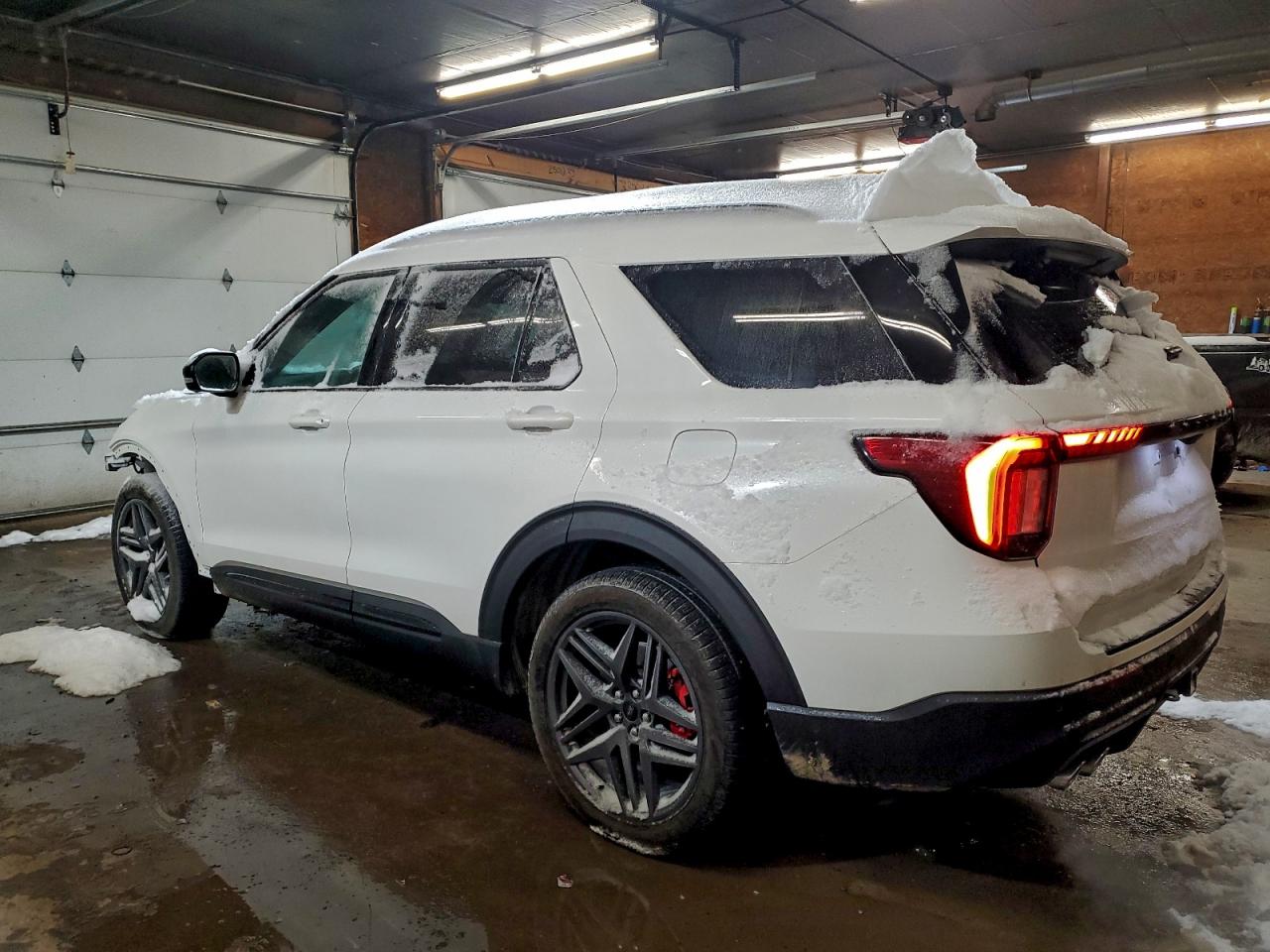 2025 FORD EXPLORER ST photo 2