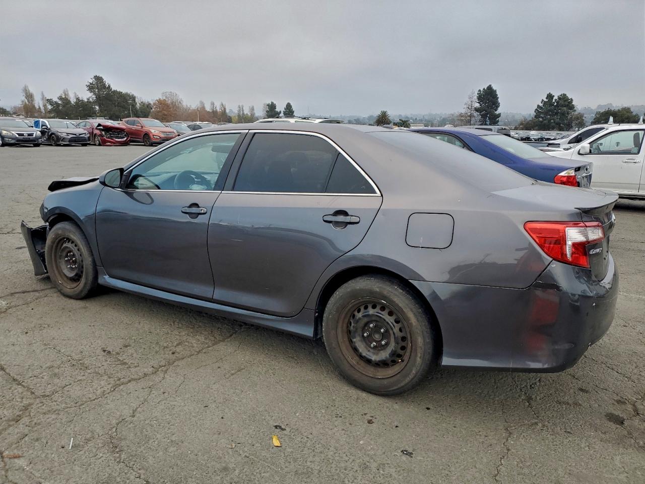 2014 TOYOTA CAMRY L photo 2