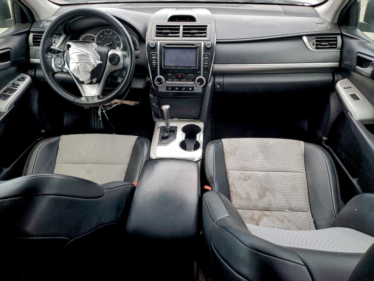 2014 TOYOTA CAMRY L photo 8