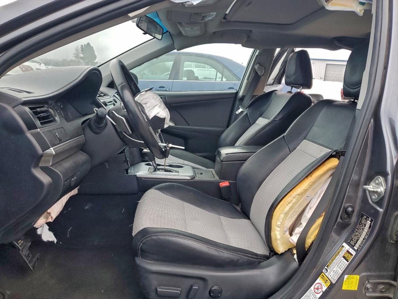 2014 TOYOTA CAMRY L photo 7