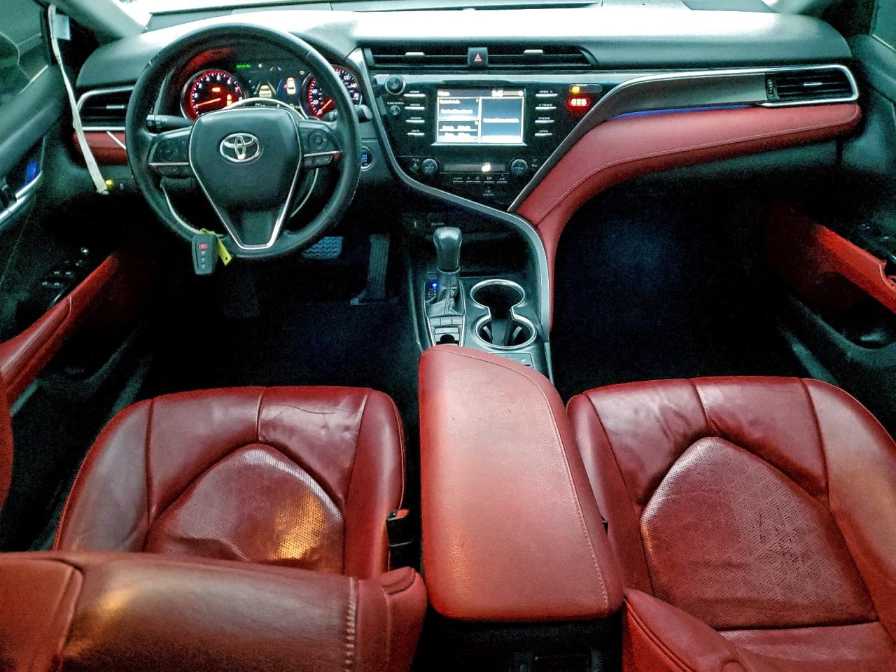 2018 TOYOTA CAMRY XSE photo 8