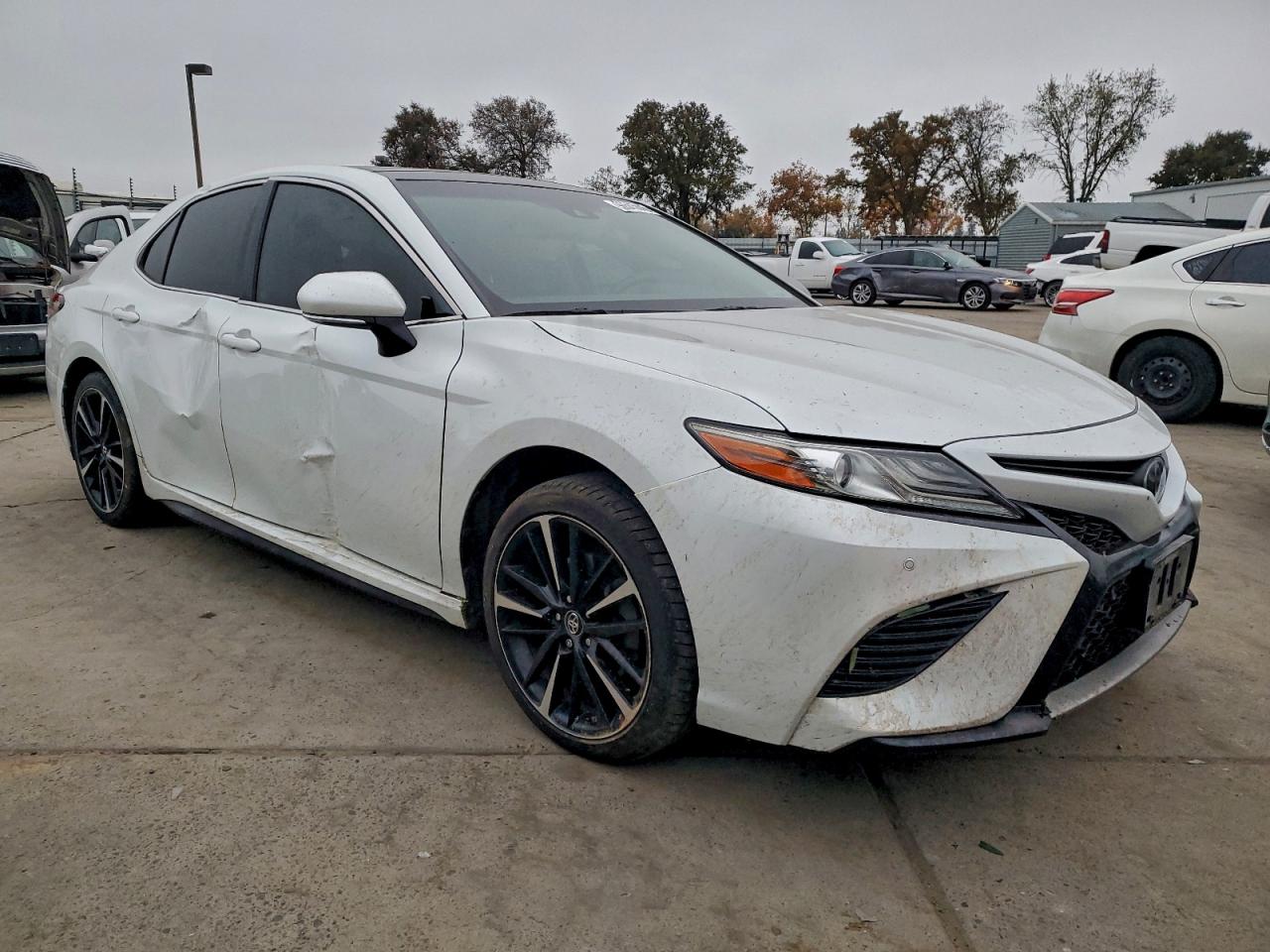 2018 TOYOTA CAMRY XSE photo 4