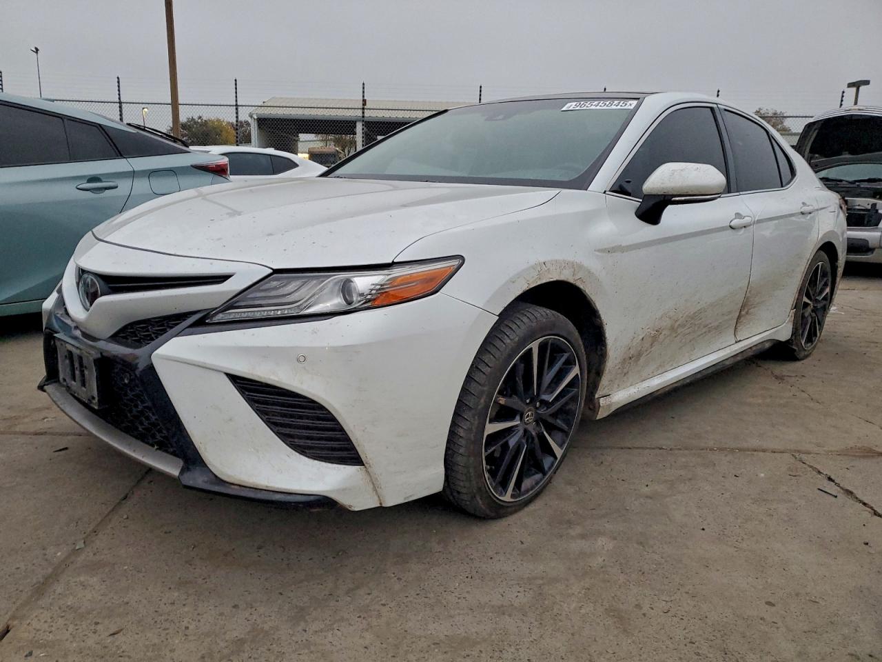 2018 TOYOTA CAMRY