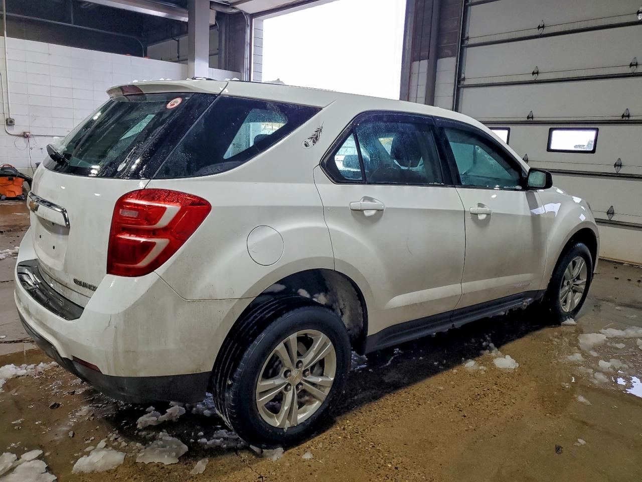 2016 CHEVROLET EQUINOX LS photo 3