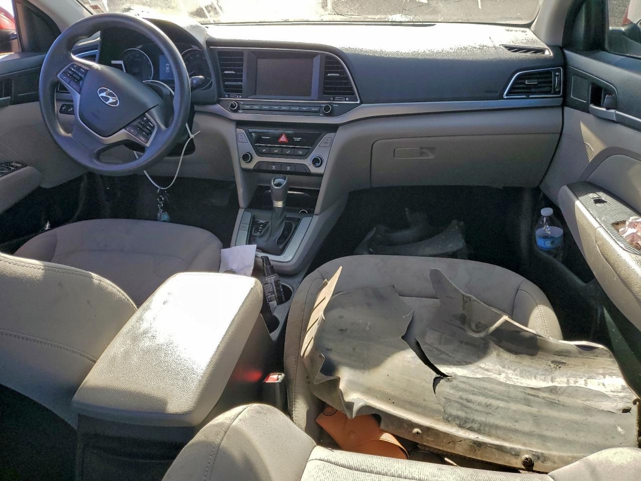 2018 HYUNDAI ELANTRA SEL photo 8