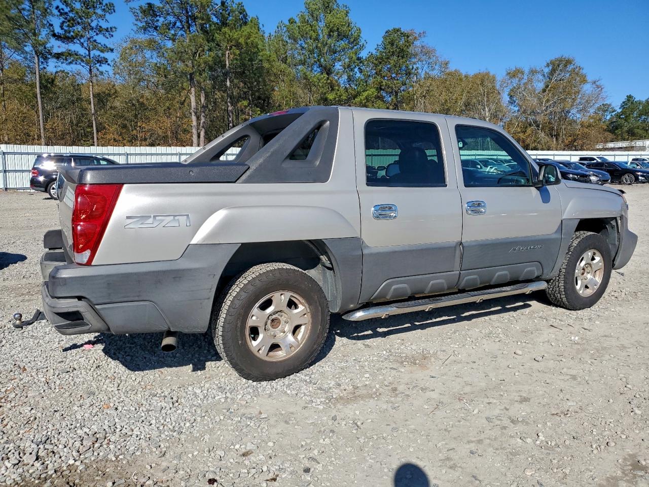 2004 CHEVROLET AVALANCHE K1500 photo 3