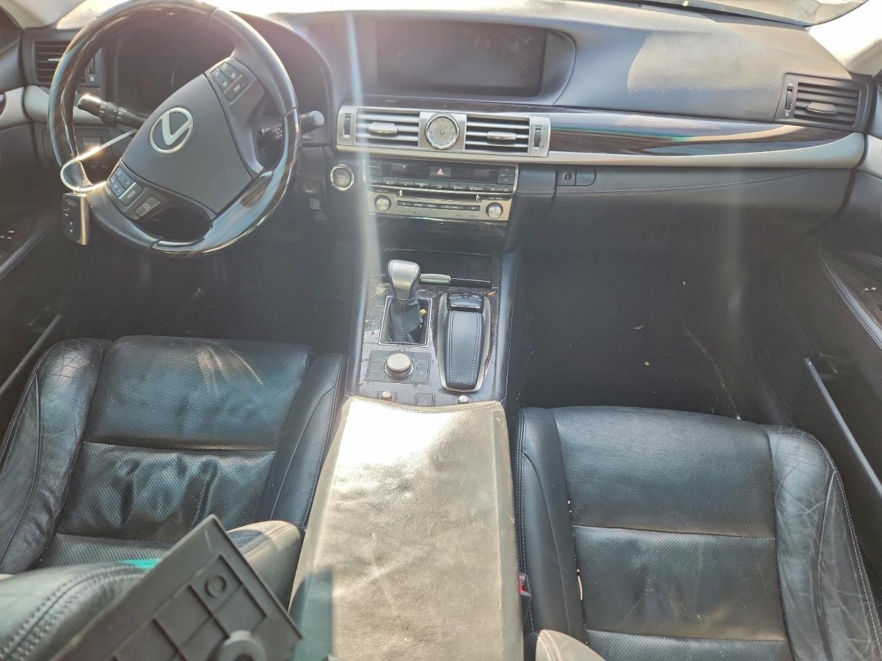 2013 LEXUS LS 460 photo 8