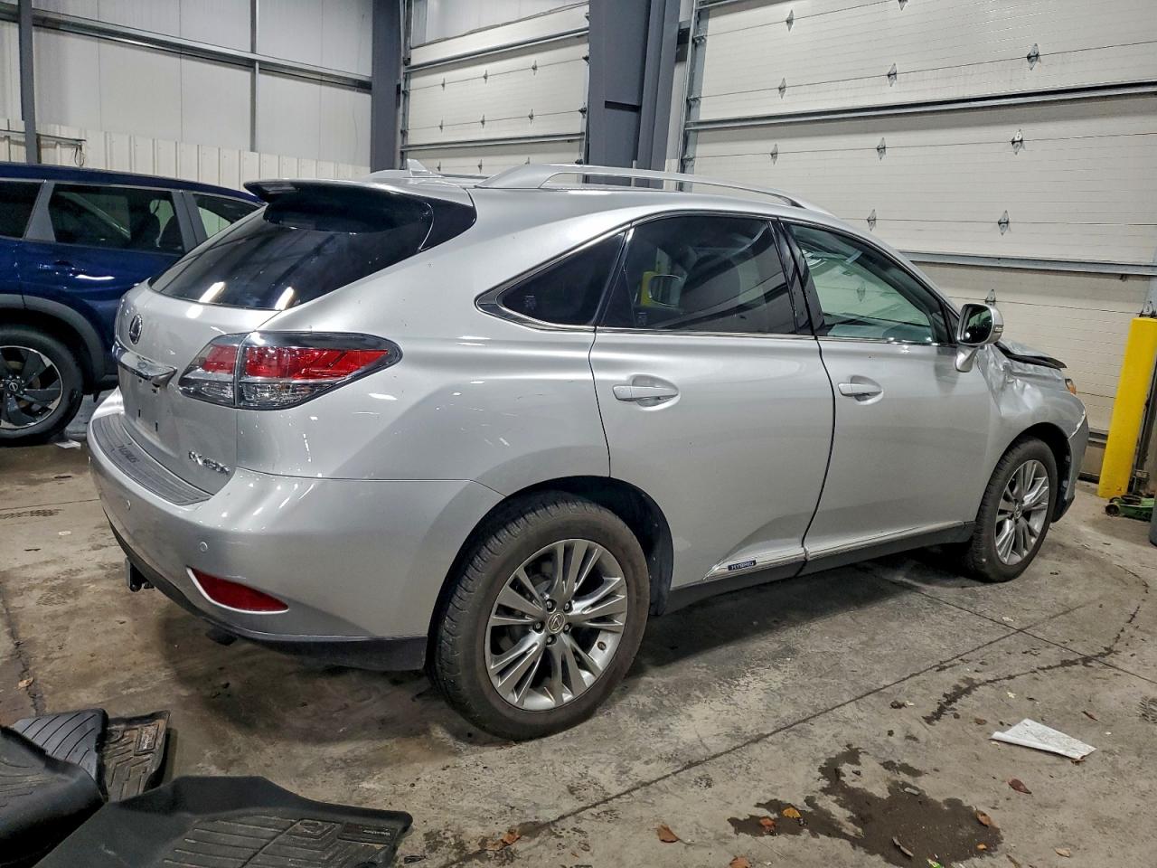 2013 LEXUS RX 450H photo 5