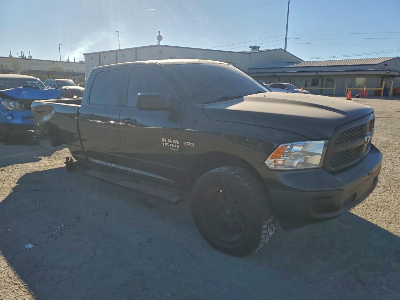 2019 RAM 1500 CLASSIC SLT photo 4