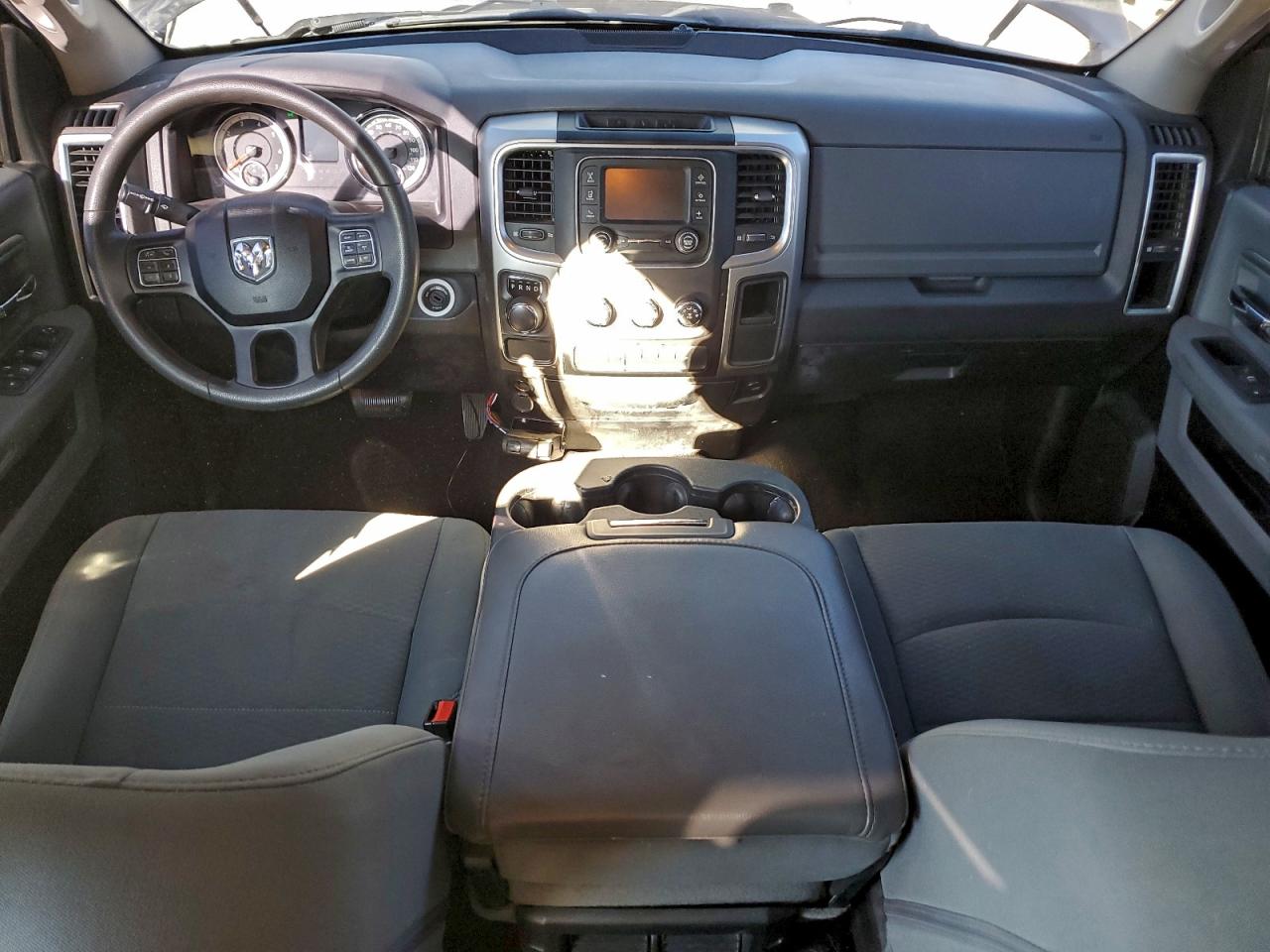 2019 RAM 1500 CLASSIC SLT photo 8
