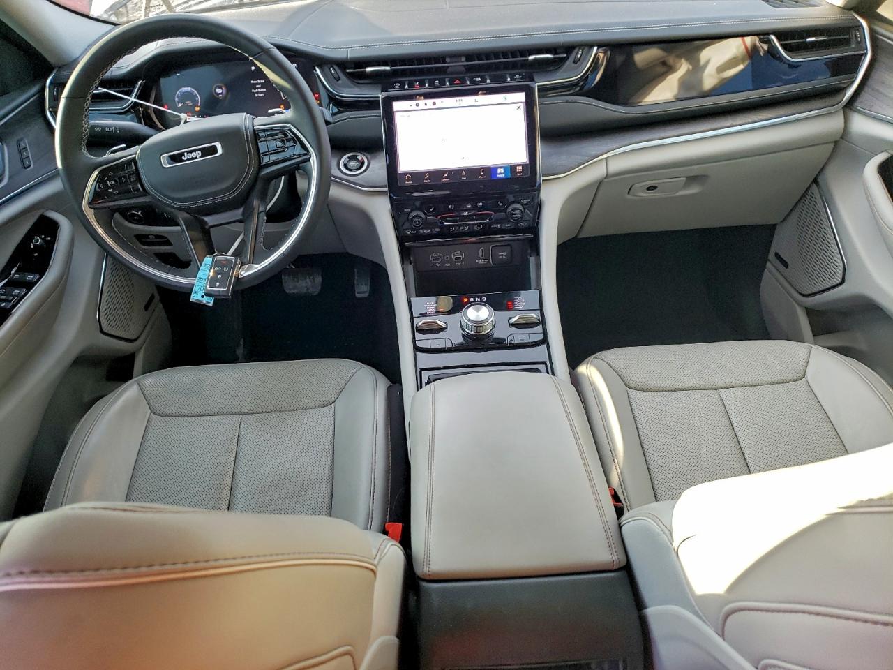 2023 JEEP GRAND CHEROKEE OVERLAND photo 8