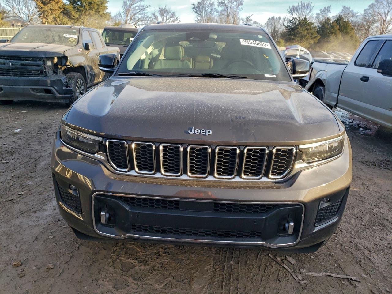 2023 JEEP GRAND CHEROKEE OVERLAND photo 5