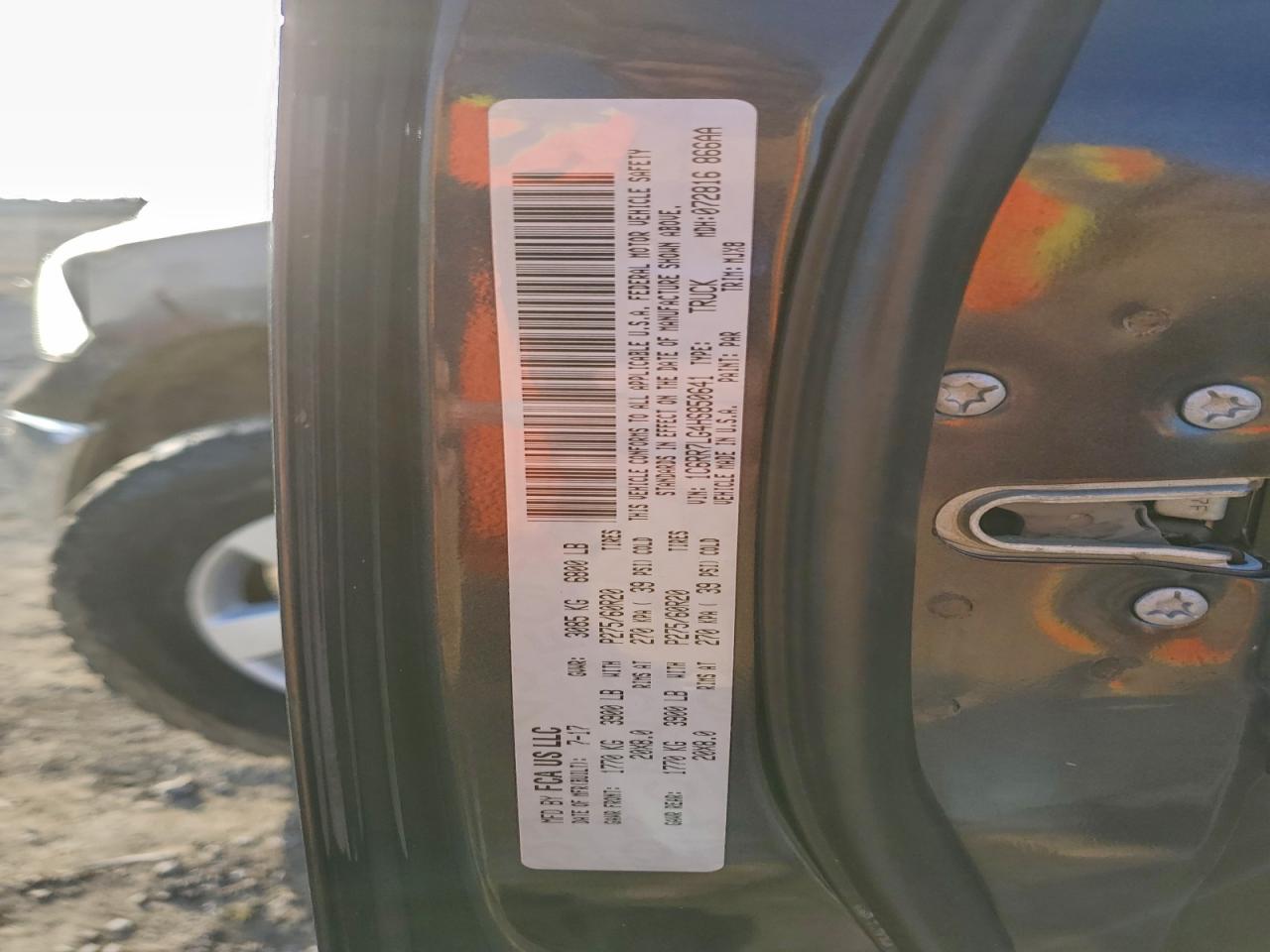 2017 RAM 1500 SLT photo 12