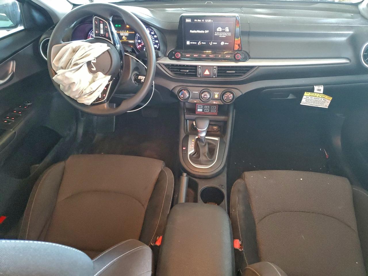2024 KIA FORTE LX photo 8