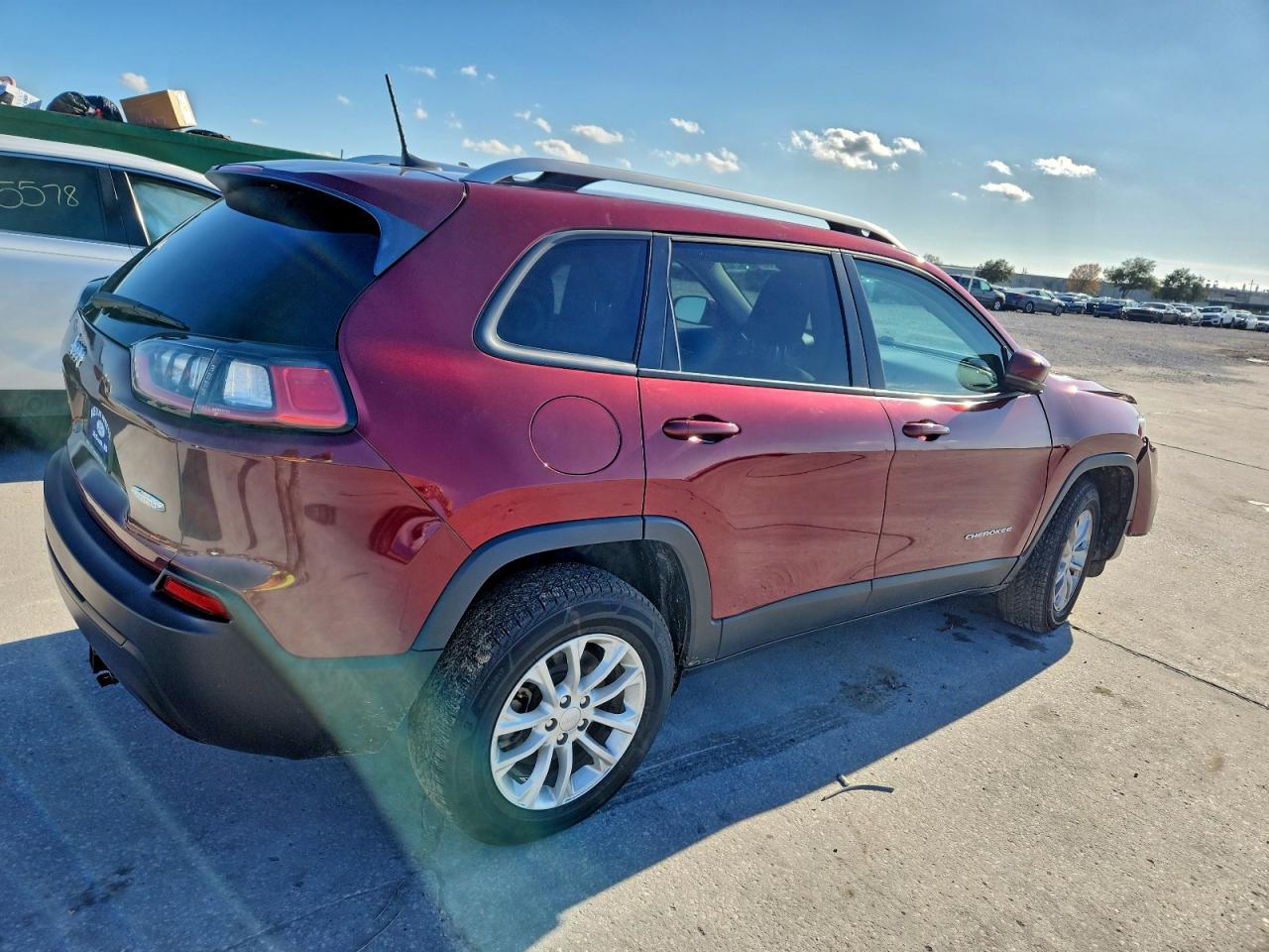 2021 JEEP CHEROKEE LATITUDE photo 3